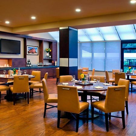 Trumbull Marriott Shelton Ресторант снимка
